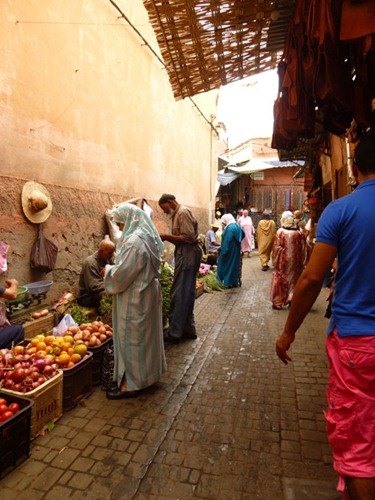 Mon expérience de voyage à Marrakech : les rues de l'un des nombreux souks de Marrakech.