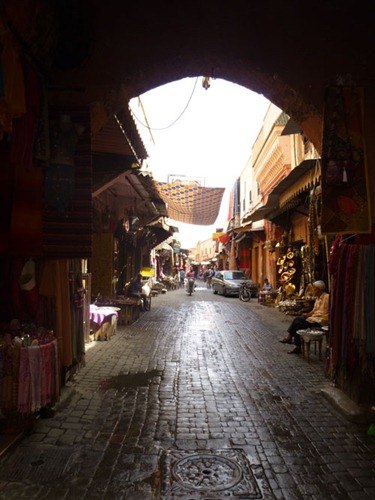 Mon expérience de voyage au Maroc : un souk de Marrakech.