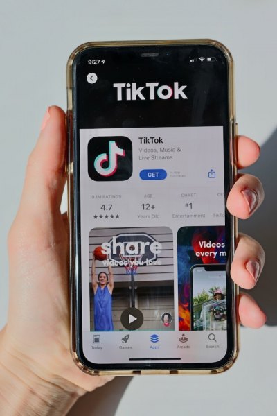 Écran de téléchargement de l'application TikTok : le début du succès.